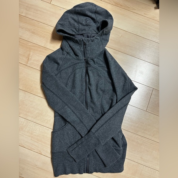 Vintage grey lululemon scuba. - Picture 2 of 2